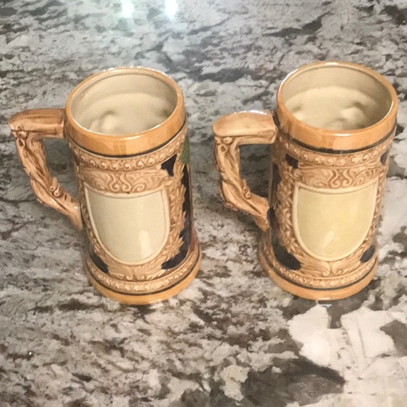 Set of 2 vintage identical hand painted beer steins German style - Picture 3 of 12